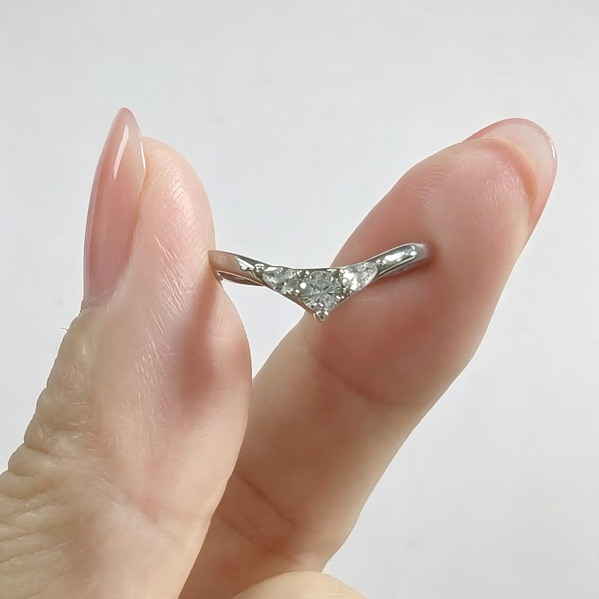 Women's Unique V-Shape Promise Engagement Ring